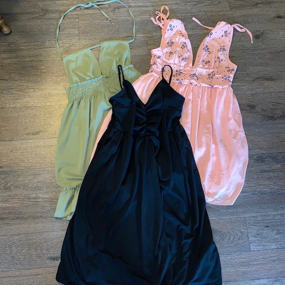 Amazon size large lot of 3 summer dresses in great condition !